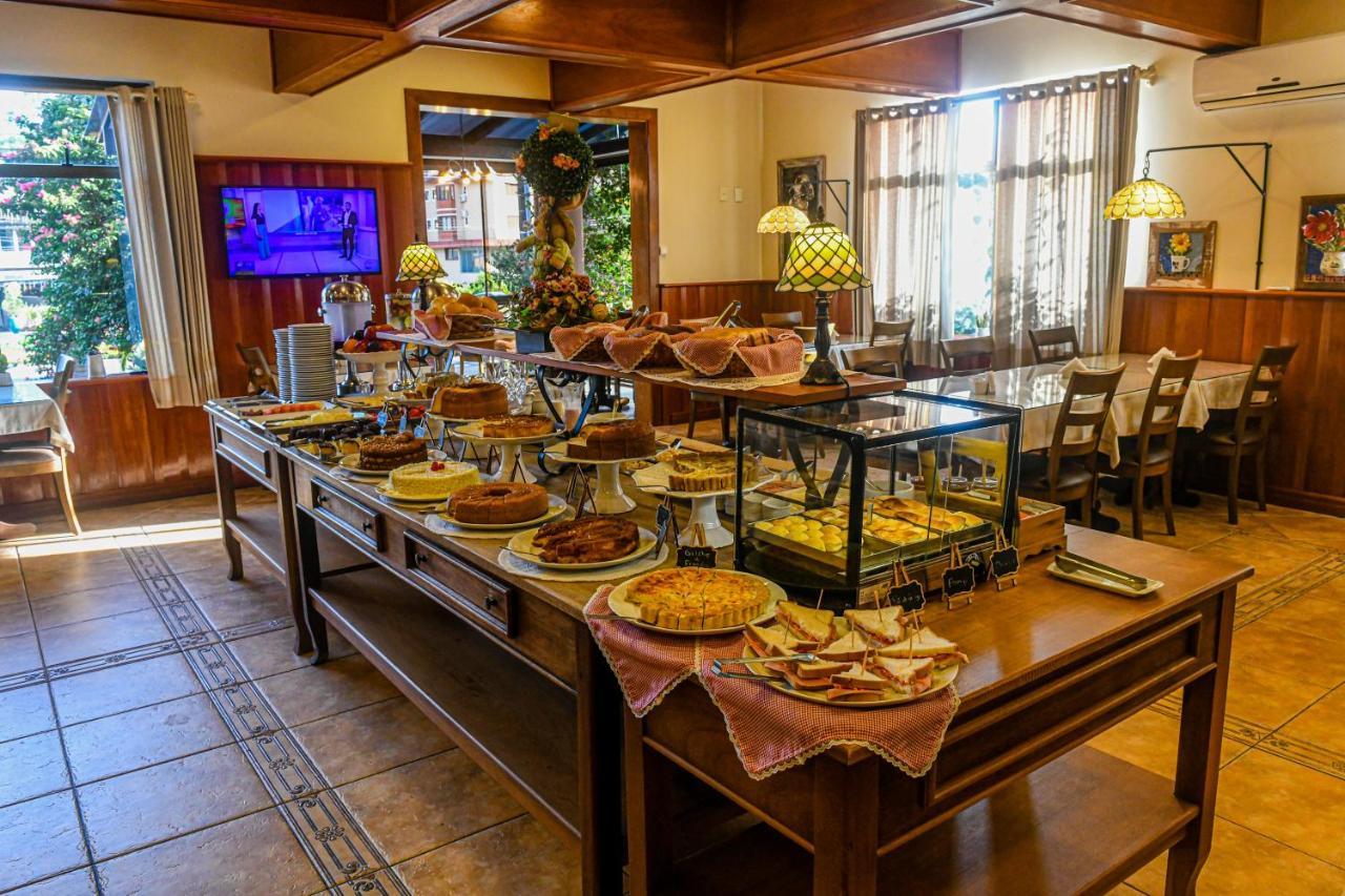 Hotel Pousada Kaster Gramado Bagian luar foto